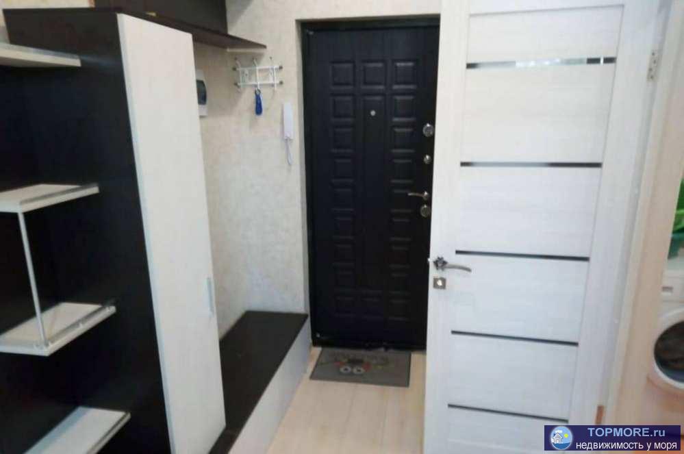 Квартира - студия, 20м2. Ремонт, мебель, техника все остается. Придомовой паркинг, детская площадка, рядом автобусная...