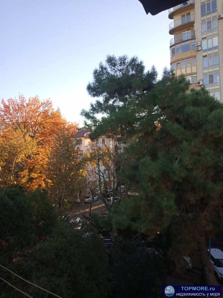 Продаю 1-комнатную квартиру с ремонтом. Центр Сочи, до моря пешком 10 минут. Развитая инфраструктура. Отличная... - 1