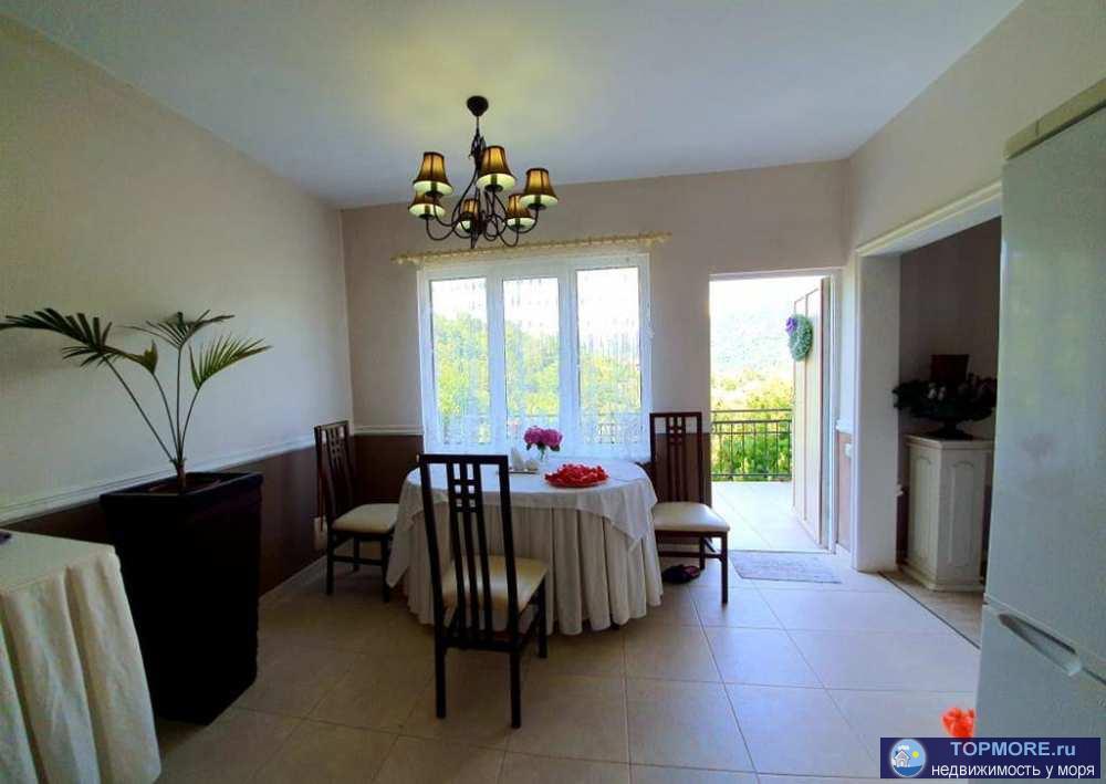     Продаю просторный добротный дом! Авторский дизайн дома, полностью мебелирован и оборудован. При выходе через... - 1