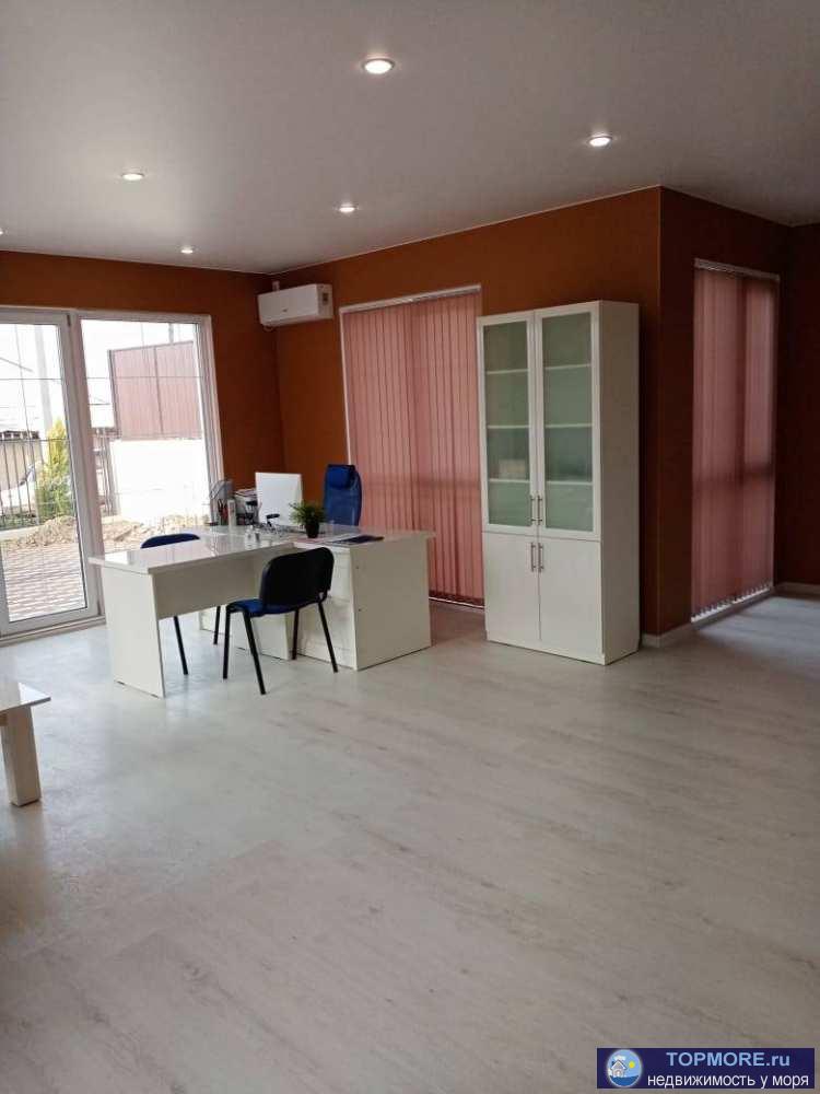 Продается двухэтажный дом, общая площаль 132 м/кв. Материал постройки: пеноблок. Вода, электричество центральные,...