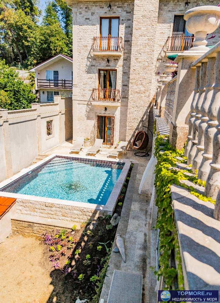 Уникальный коттедж в дизайнерском исполнении. Грамотно распланирован и качественно построен. Использовались самые... - 1