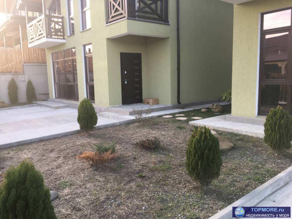 Современный дом с участком 2,9 соток, ландшафтный дизайн, есть плодоносящие деревья - инжир. Дом двухэтажный,на... - 1