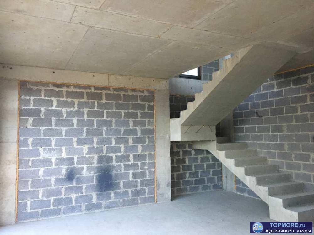 Современный дом с участком 2,9 соток, ландшафтный дизайн, есть плодоносящие деревья - инжир. Дом двухэтажный,на... - 2