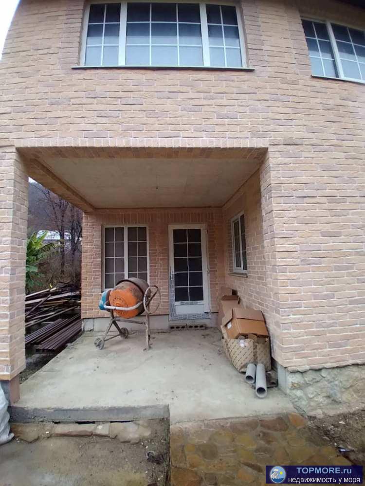 Продажа / Дома и коттеджи, Сочи, Петрозаводская улица, 8 950 000 р. Продаётся 2-этажный дом 208 кв.м. 4 сотки земли по документам по факту 7 соток, коммуникации: свет, вода, газ... - 2