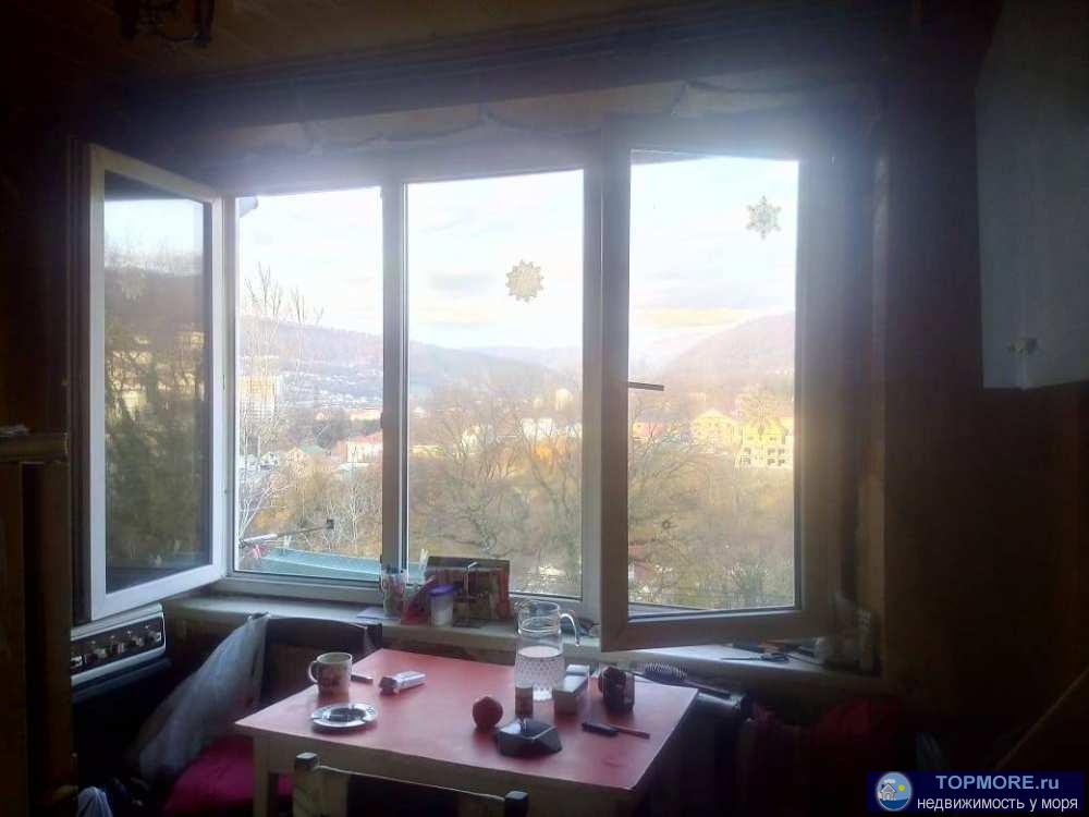 Продаю двух комнатную квартиру в спальном районе города Сочи. В квартире ремонт, мебель, техника. Раздельный... - 1