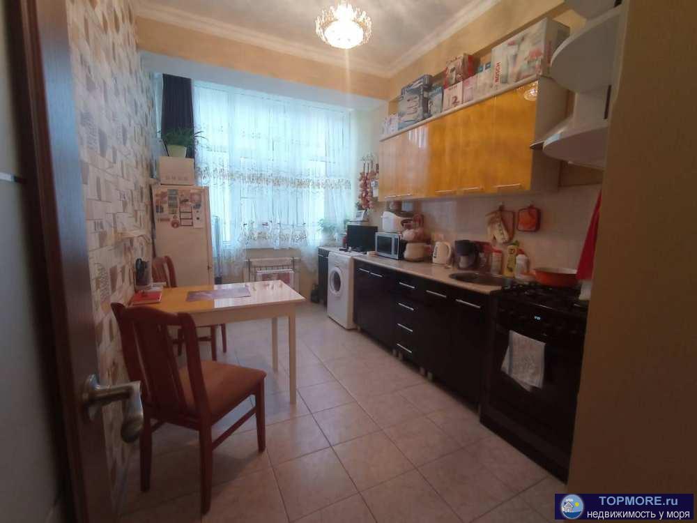 Лот № 138963. Продаю просторную, светлую и уютную квартиру, хорошей планировки, общей площадью 43 кв м.: кухня -...