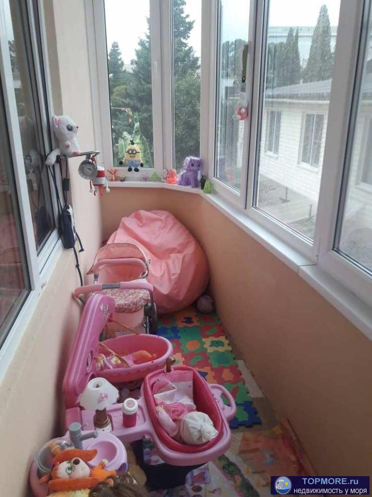 Продается просторная квартира в районе Голубых Далей.  Квартира очень светлая,угловая, панорамные окна. Очень... - 1