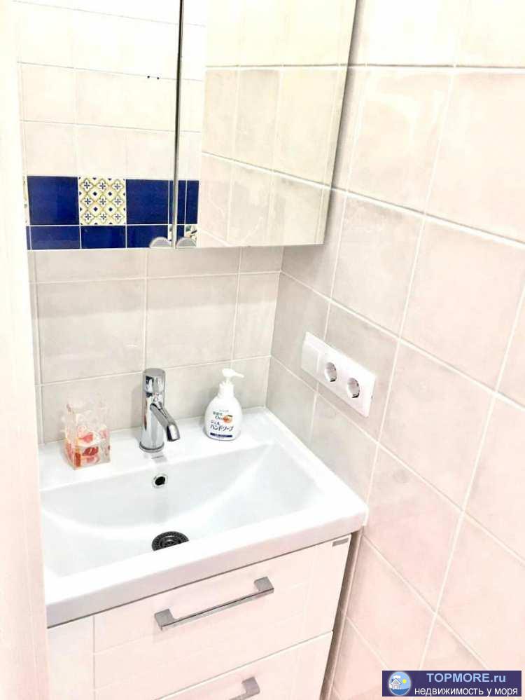 Продаю светлую уютную теплую квартиру в Сочи! Сделан новый хороший ремонт, хороший кухонный гарнитур, мебель и... - 2