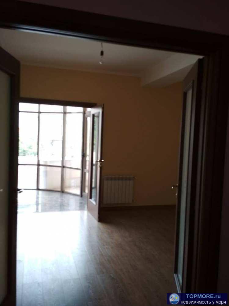 Продается отличная квартира в доме клубного типа. Закрытая территория. Остановка в 5 минутах, до моря 10 мин пешком.... - 2