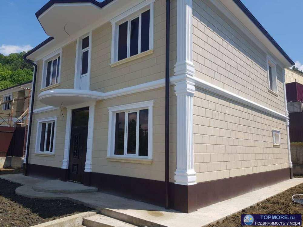 Прекрасный дом в небольшом отдалении от городской суеты! Школы , транспорт , магазины-всё рядом . Прекрассные видовые... - 1