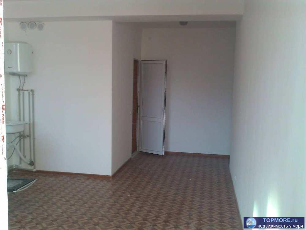 Продам квартиру, рядом школа, остановка, магазин, красивая набережная реки. Парковка во дворе, широкие уличу при... - 1