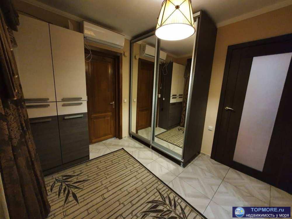 Лот № 139799. Двухкомнатная квартира, с пристройкой-лоджией, в самом центре Красной поляны, до школы и садика 5 мин...