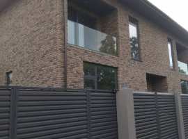 Шикарный дом в центре Адлера!Рядом расположены Олимпийский Парк...