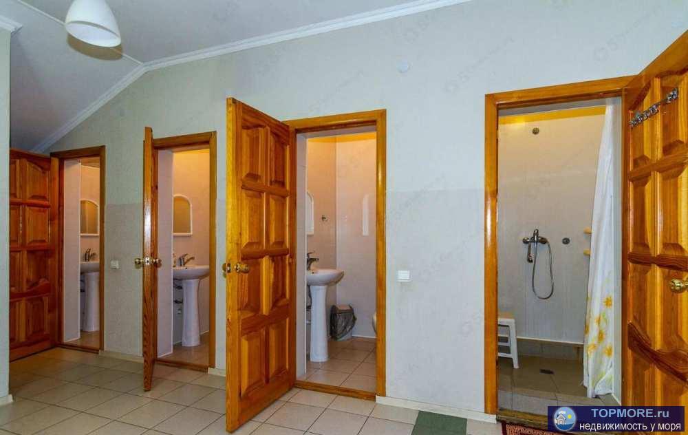 Продается трехэтажный действующий гостевой дом 519 м² на участке 3,3 сотки в центре села Кабардинка.Дом в 2008 года... - 1