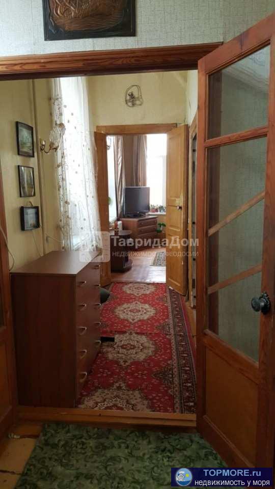 Продам 2 комнатную квартиру 65 кв.м., 2 уровня,  район Морсада, г. Феодосия. Комнаты раздельные, кухня 13 кв.м....