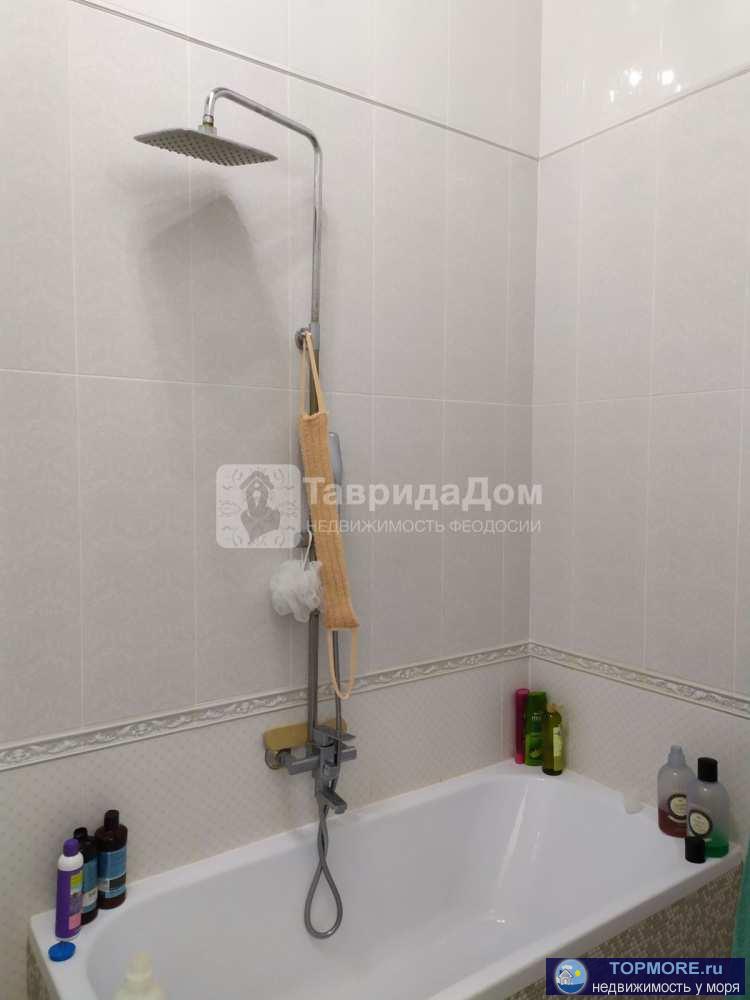 Продажа / Квартиры, Феодосия, Горького ул, 6 800 000 р. Продам 3-комнатную квартиру 57 м2, в исторической части города напротив платановой аллеи, ул. Горького 20, Феодосия.... - 1