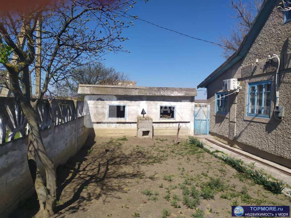 Продам жилой дом 65 м2, с участком 10 соток,  с. Ближнее Боевое, Феодосия. Участок ухожен, есть свой пруд, много...