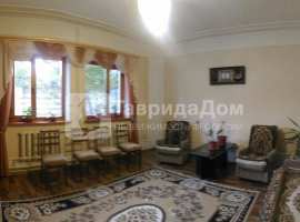 Продам дом 170кв.м. 2 этажа, на 6 сотках ул. 
Одесская, Феодосия В...
