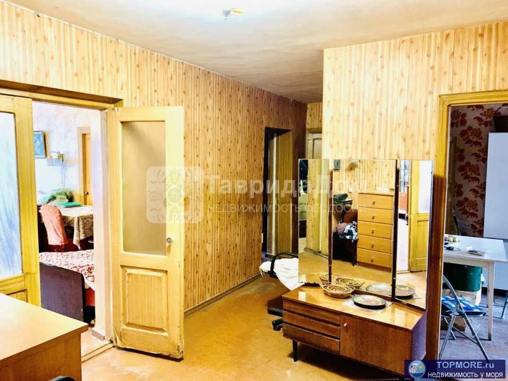 Продажа / Квартиры, Феодосия, Земская ул, 7 000 000 р. Продам большую 3 комнатную квартиру в самом центре на ул. Земская 18, Феодосия. Квартира расположена на 3 этаже 5... - 2