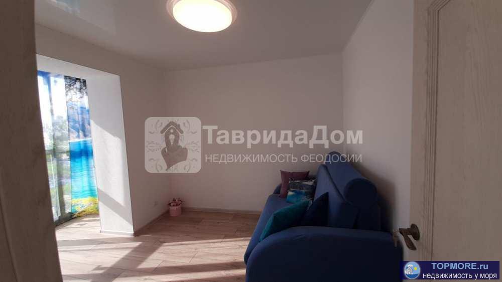 Продается 2-комнатная квартира 41 кв.м., 3/5  эт, переулок Танкистов,18 в р-н Комсомольского парка, Феодосия....