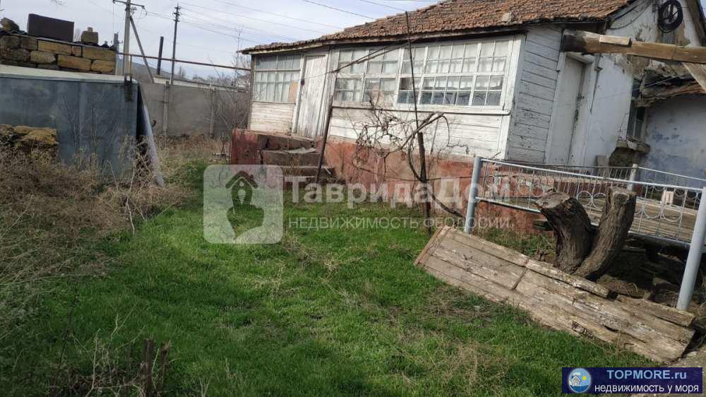 Продам дом 48 кв.м. на участке 4 сотки, ИЖС,  р-н Володарки, ул. Стамова, Феодосия. Дом 30-х годов постройки, кровля...