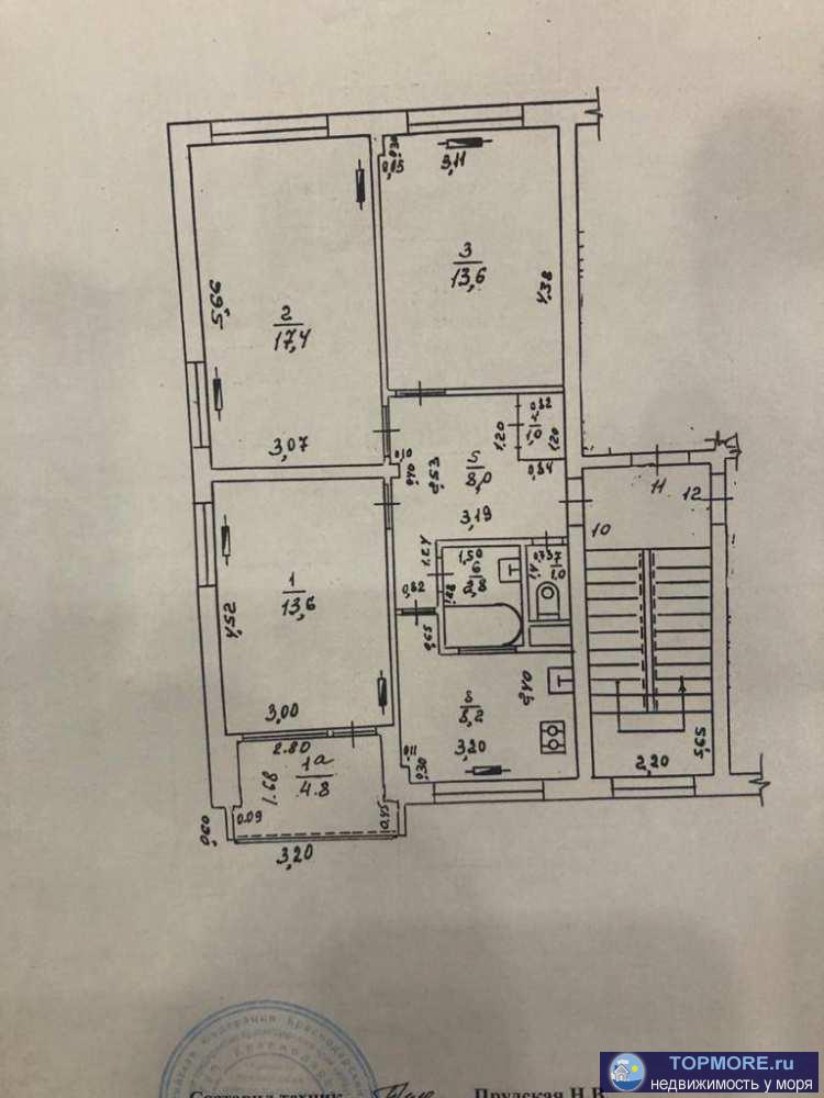 Продам 3 х комнатную квартиру в низу микрорайона Блиново по улице Лесная 13. Старый фонд, дом отремонтирован, с...