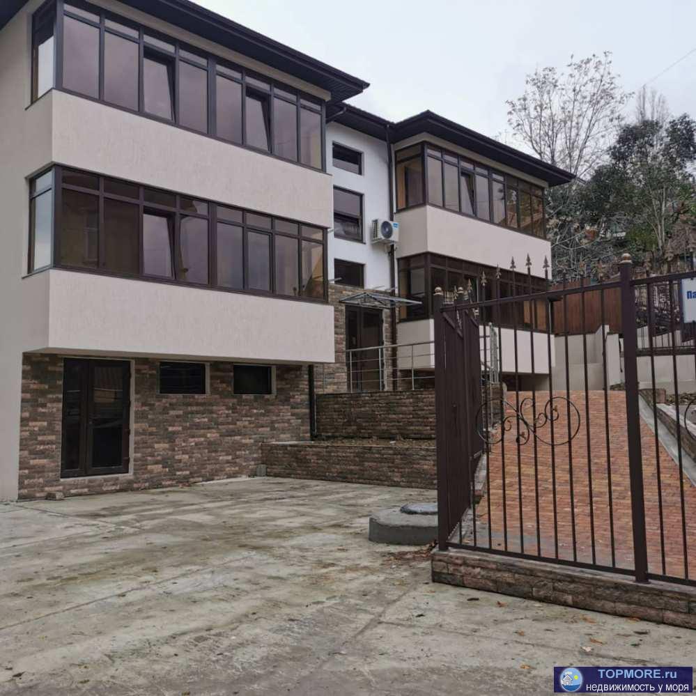 Вашему вниманию представляется отличная квартира правильной формы в новом 3-х этажном монолитном клубном доме под... - 1