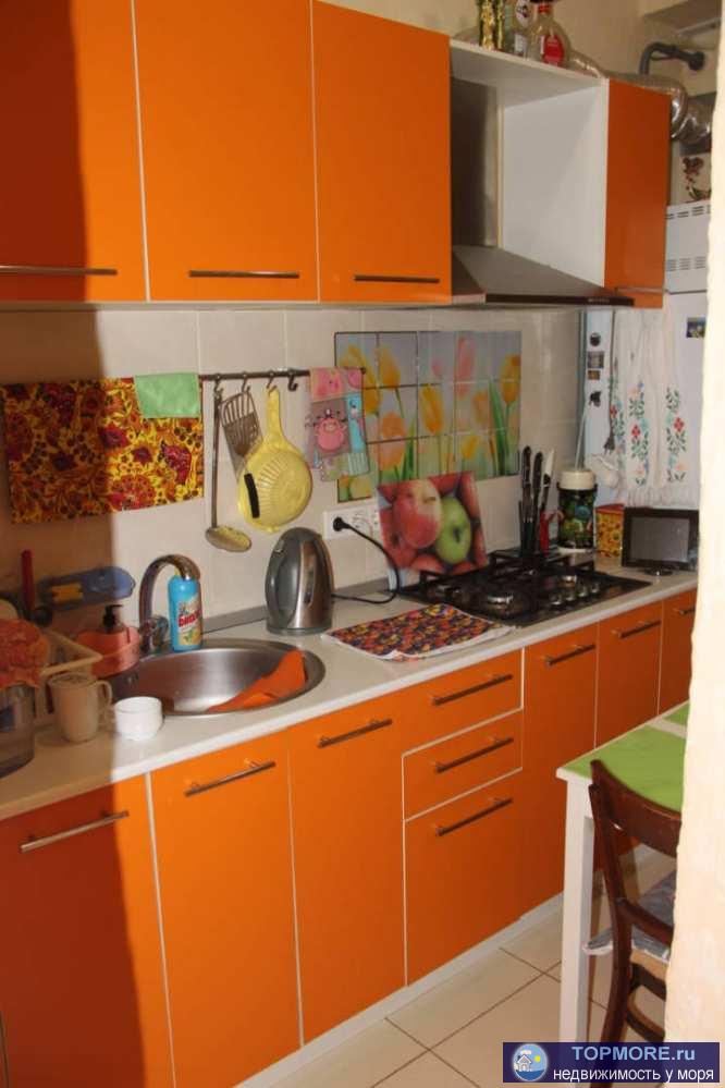 Продается квартира, в центральном районе.Квартира с ремонтом и мебелью,утепленная лоджия.Ухоженный двор,детская... - 1