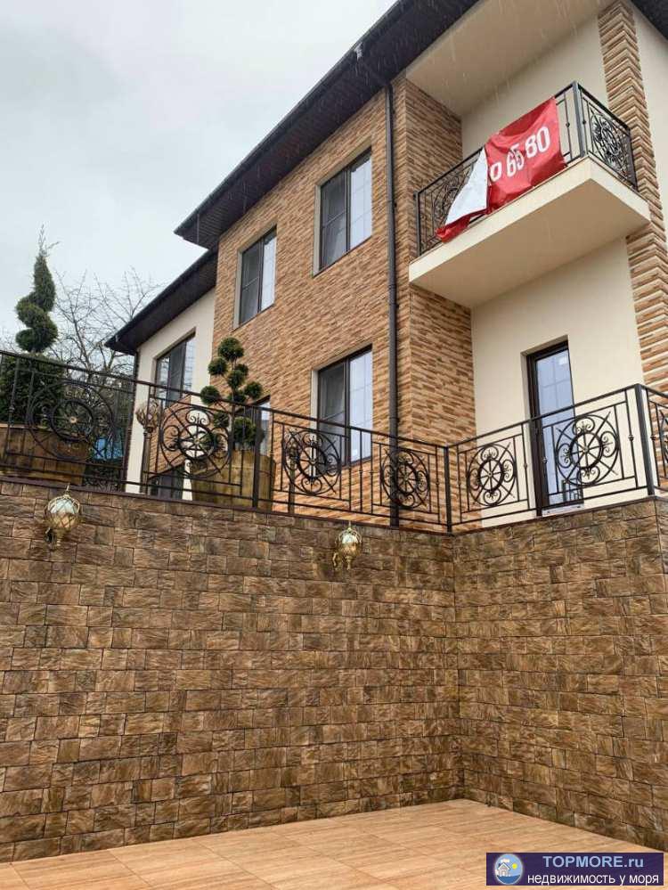 Площадь дома 130 кв мПлощадь земельного участка 3 сотки Чистовая отделка Коммуникации:-Электричество 15...