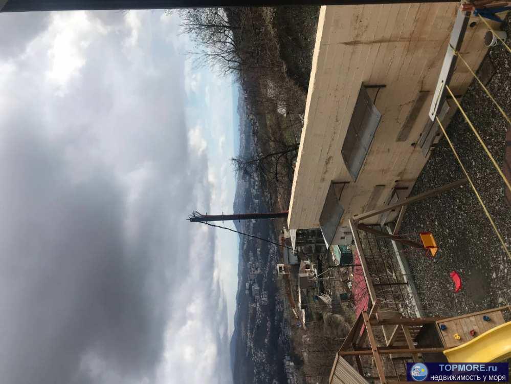 Продается 2-комнатная квартира с восхитительным видом на город, горы, море. В квартире сделан свежий ремонт, остается...