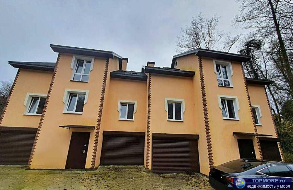 Продаются новые таунхаусы в Барановке г. Сочи. Свой участок земли, гараж, 2 этажа, все коммуникации подключены. - 1