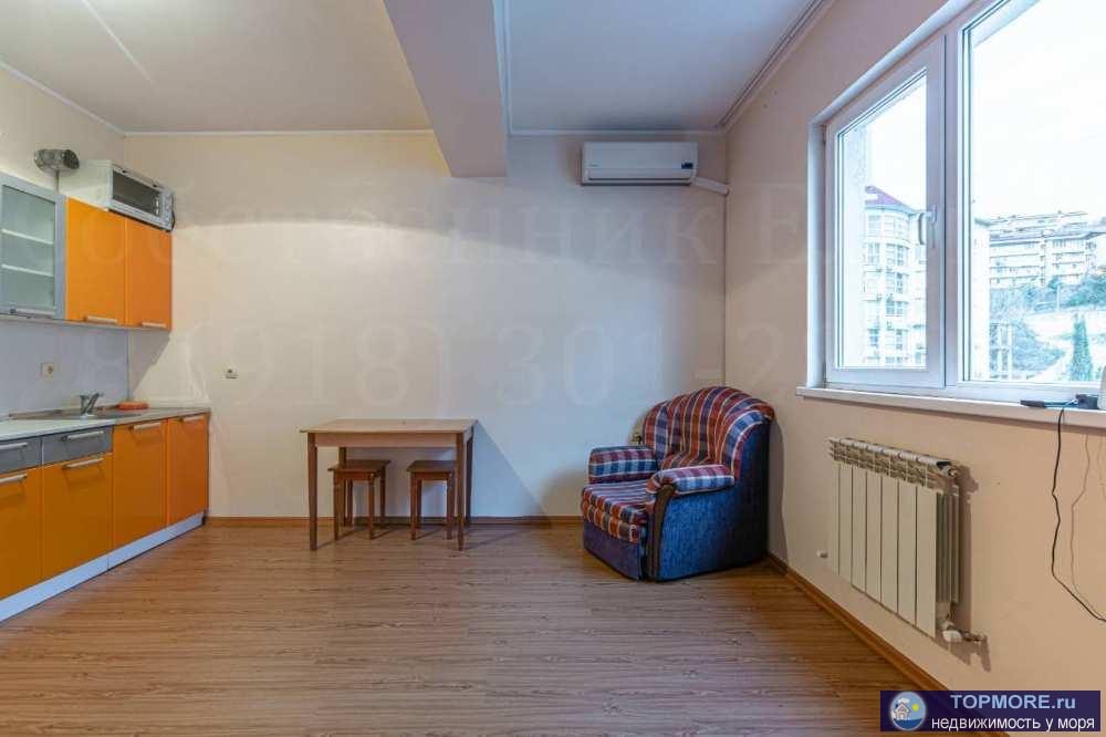 Продаю однакомнатную квартиру площадью 51.5 кв. м. на 3 этаже. Квартира большая, светлая, отдельно комната и кухня... - 1