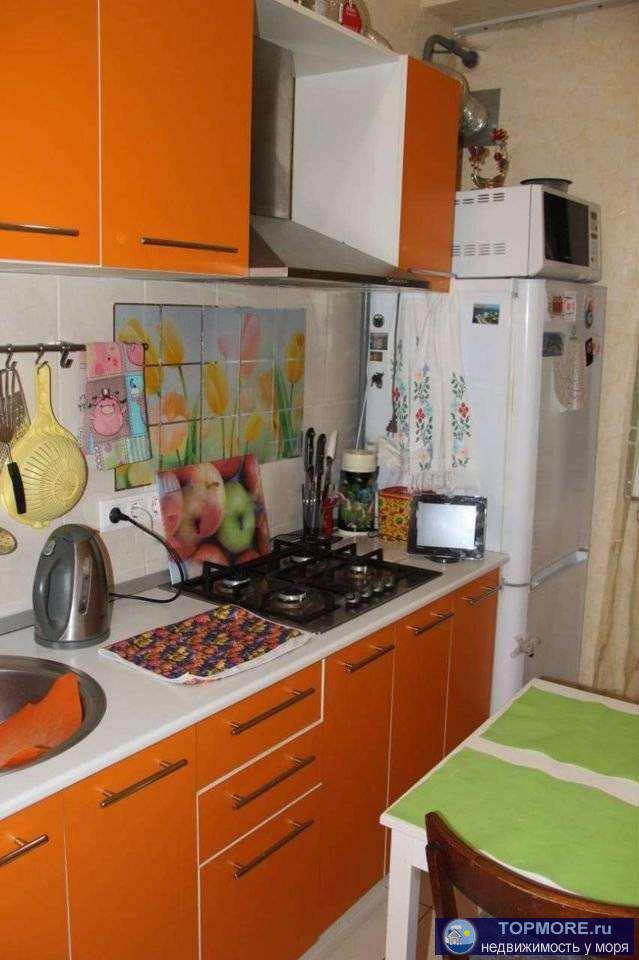 Продаю 1-комнатную квартиру с ремонтом и мебелью 29 кв м плюс утепленая лоджия 6 кв м. Ухоженный двор, детская... - 1