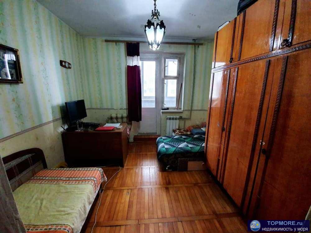 Продаю трёхкомнатную квартиру: 3 изолированные комнаты и кухня, лоджия, 2 балкона с видом на горы, раздельный... - 2