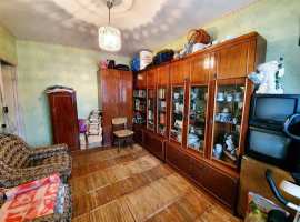 Продаю трёхкомнатную квартиру: 3 изолированные комнаты и кухня,...