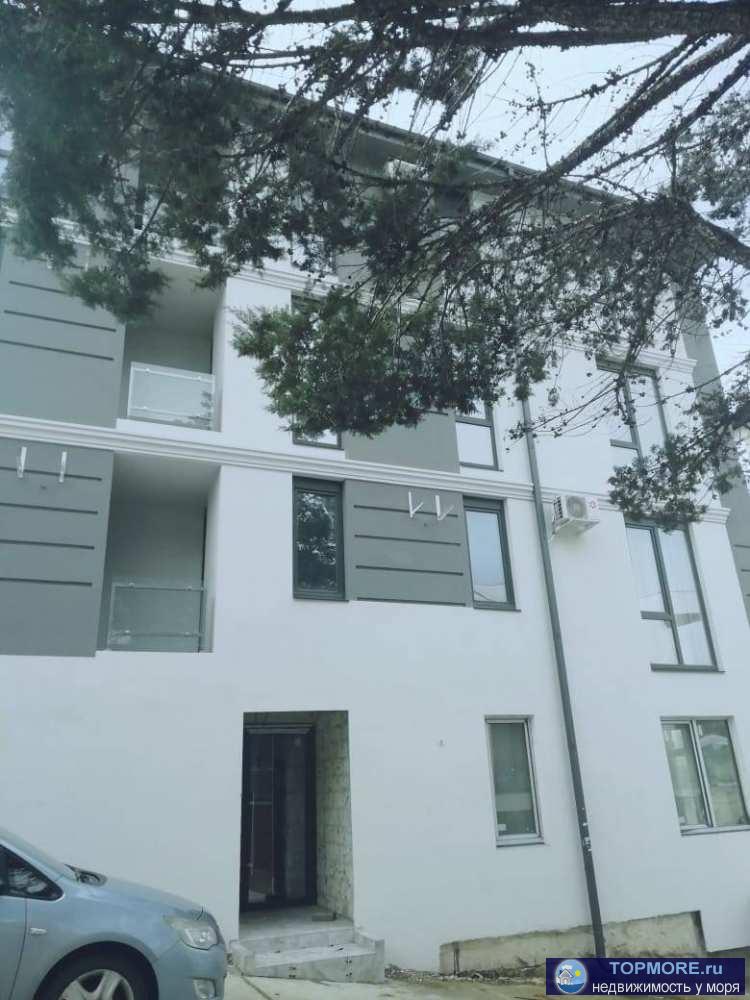 Продается студия индивидуальной планировки с чистовой отделкой. Металлопластиковые пакеты, панорамное остекление,... - 1