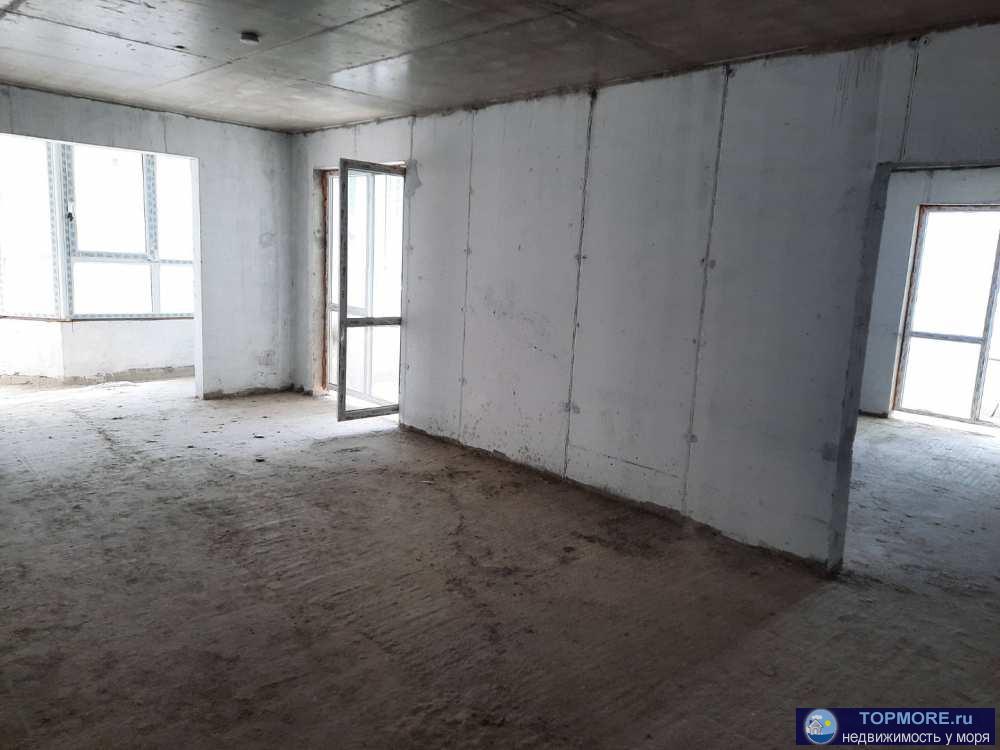 Продаю просторную и светлую квартиру с шикарным видом на море в элитном микрорайоне Сочи. Дом сдан, заселен.... - 1