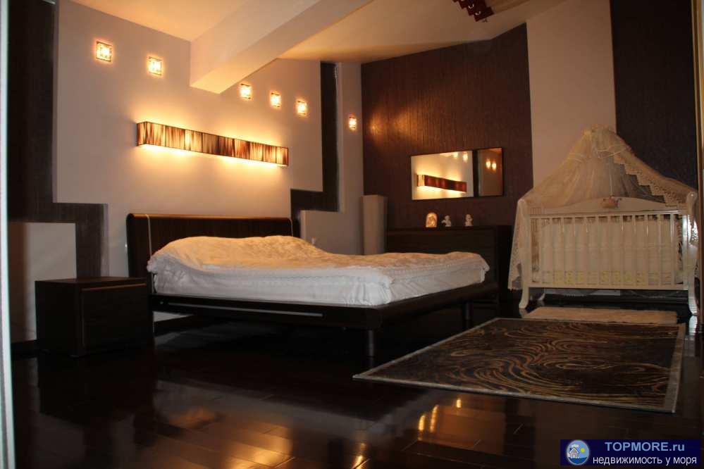 Вашему вниманию предлагается  двухуровневая квартира общей площадью 132 кв.м. с ремонтом, мебелью и техникой....