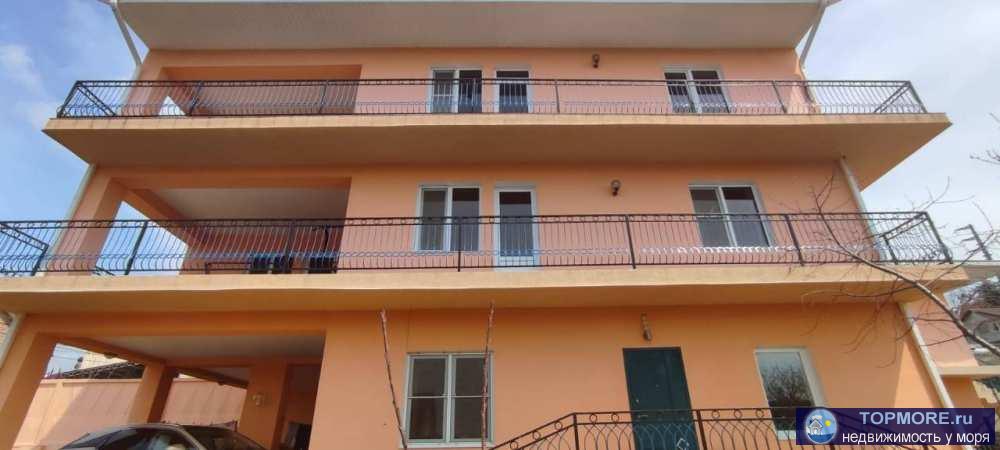 Продаю дом с видом на море и шикарным садом.Участок ровный,все коммуникации центральные.В отдельном... - 1