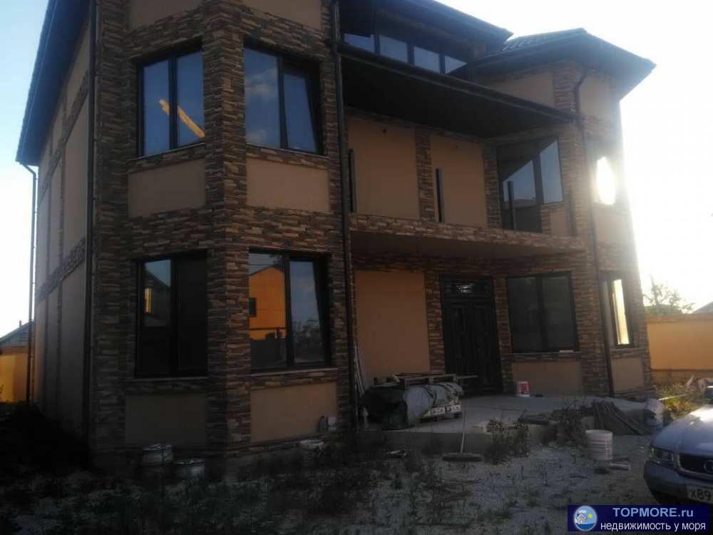 Продается большой, светлый 3-х этажный дом, для комфортного проживания большой семьей. На 1 и 2 этаже сделан ремонт,... - 1