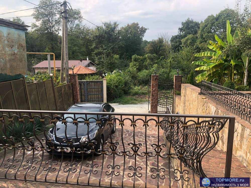 Продается шикарный 3-этажный дом с дизайнерским ремонтом, мебелью и техникой в Дагомысе! Площадь дома 300 кв.м.... - 1