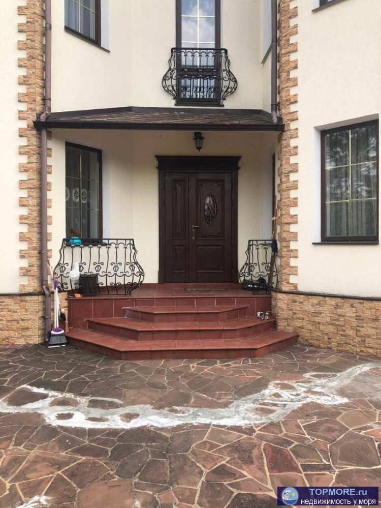 Продается шикарный 3-этажный дом с дизайнерским ремонтом, мебелью и техникой в Дагомысе! Площадь дома 300 кв.м.... - 2