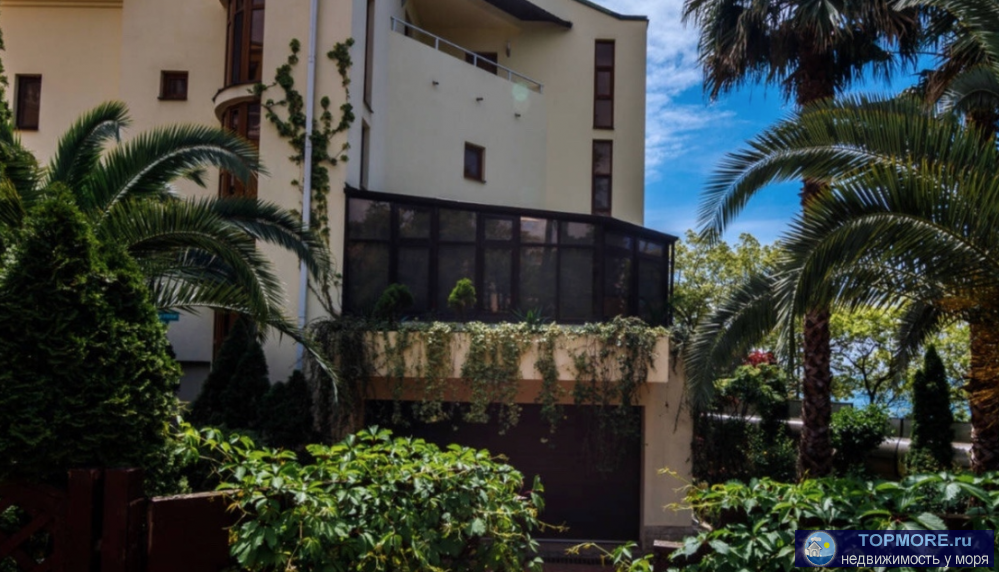 Великолепный коттедж в самом сердце города Сочи в непосредственной близости от моря. На территории дома располагается...