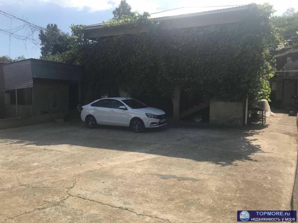 Срочно продается 2-х этажный дом с ремонтом, всего в 5-ти километрах от моря. Дом с ремонтом и с хорошей мебелью....