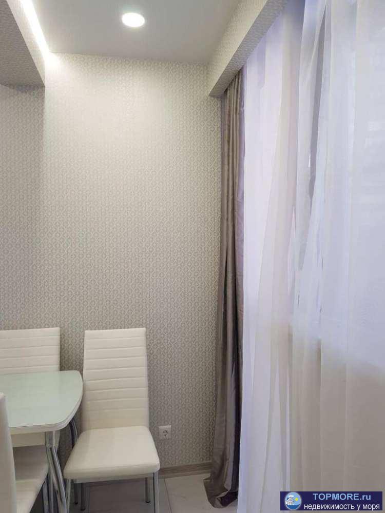 Квартира с новым евроремонтом, мебелью и техникой в самом центре г. Сочи. Полноценная трехкомнатная квартира. Окна на... - 2