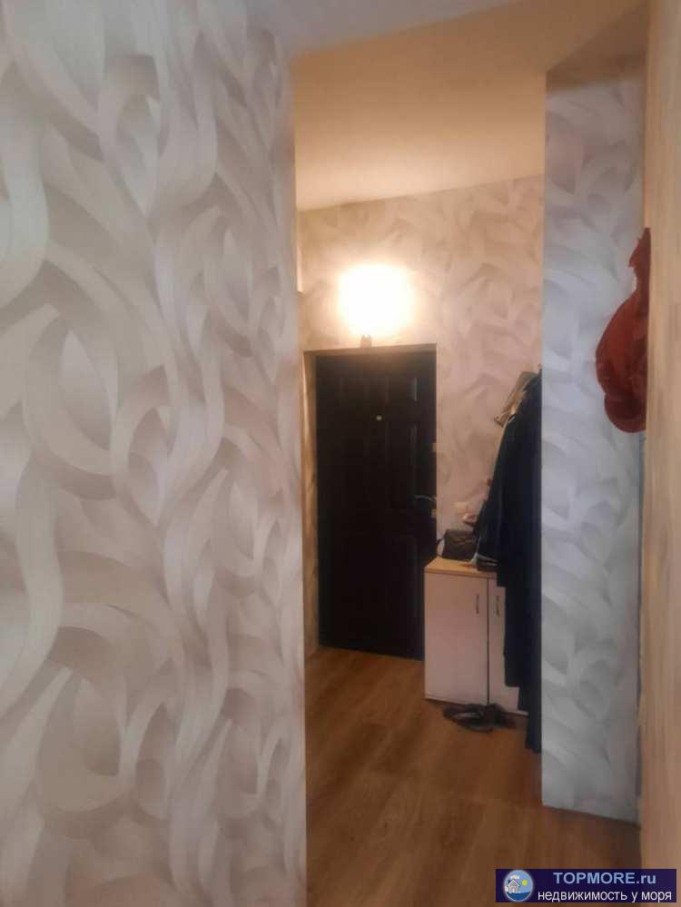 Продам двухкомнатную квартиру. В прекрасном районе. Квартира с ремонтом , пластиковые окна. Есть комната под... - 1