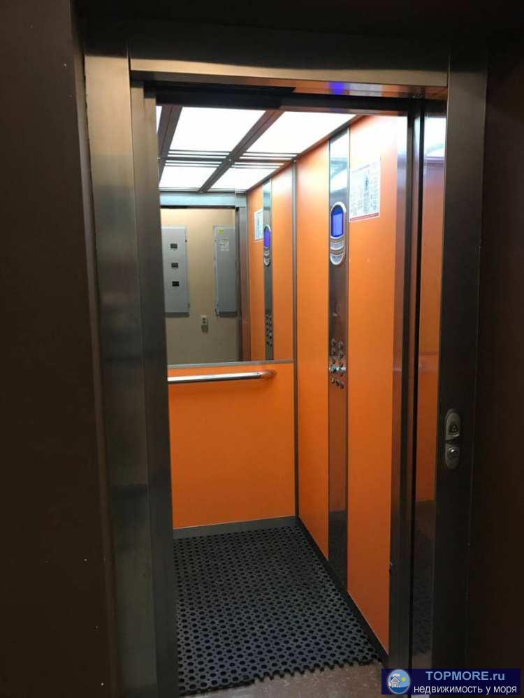 Продаю уютную светлую 2-х комнатную квартиру, 7/8, дизайнерский ремонт, мебель и техника остается, балкон 7 кв.м.... - 2