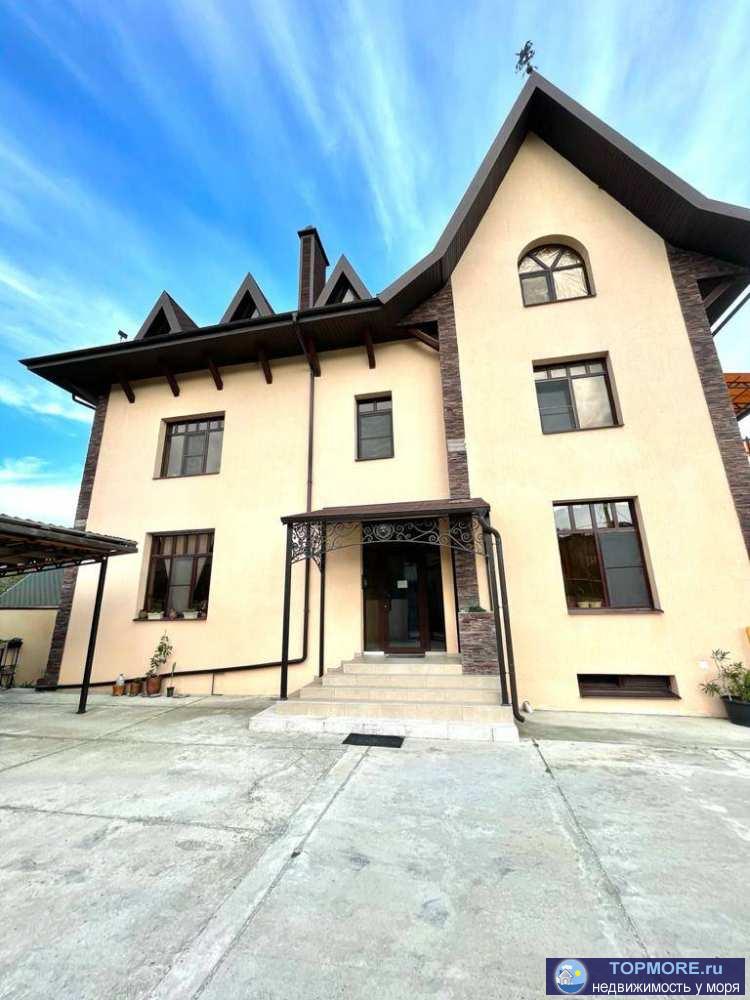 Прекрасная 2-х комнатная квартира в доме клубного типа! Своя огороженная территория, парковка! В квартире сделан...