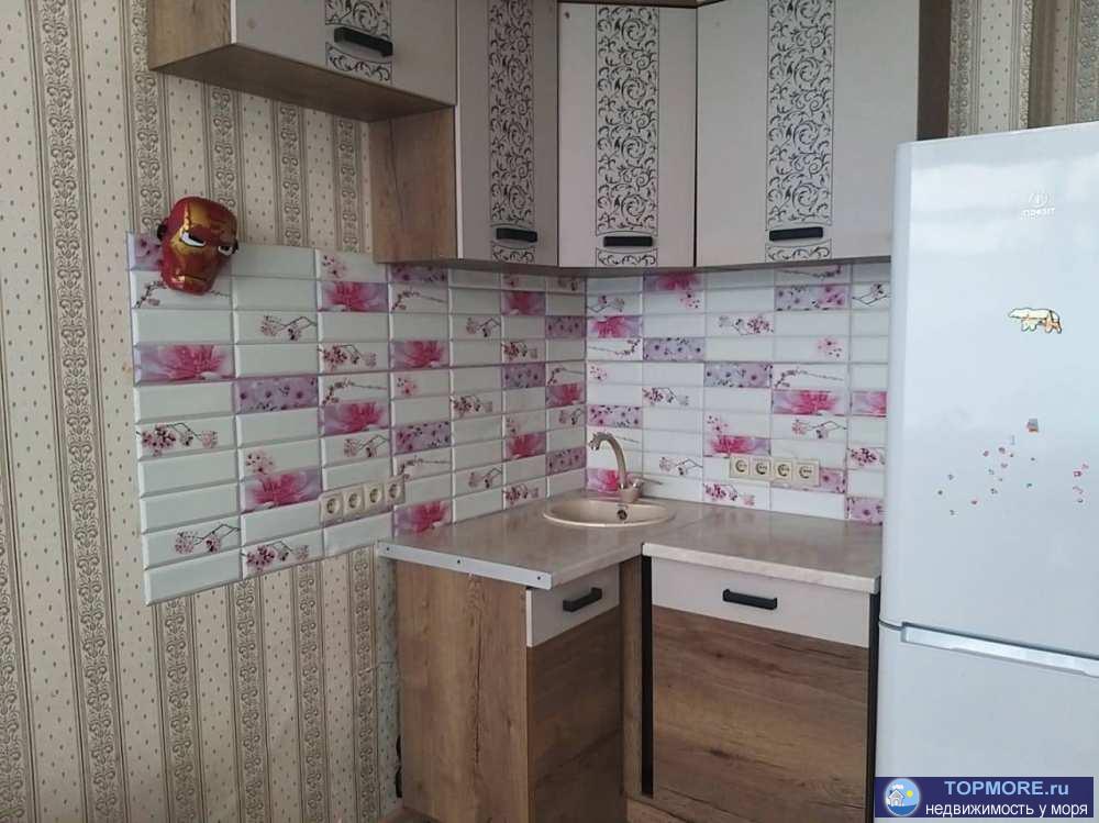 Продается квартира 20 кв.+ 9кв. терраса. в районе Донская. Рядом 150м школа, остановка, магазины.