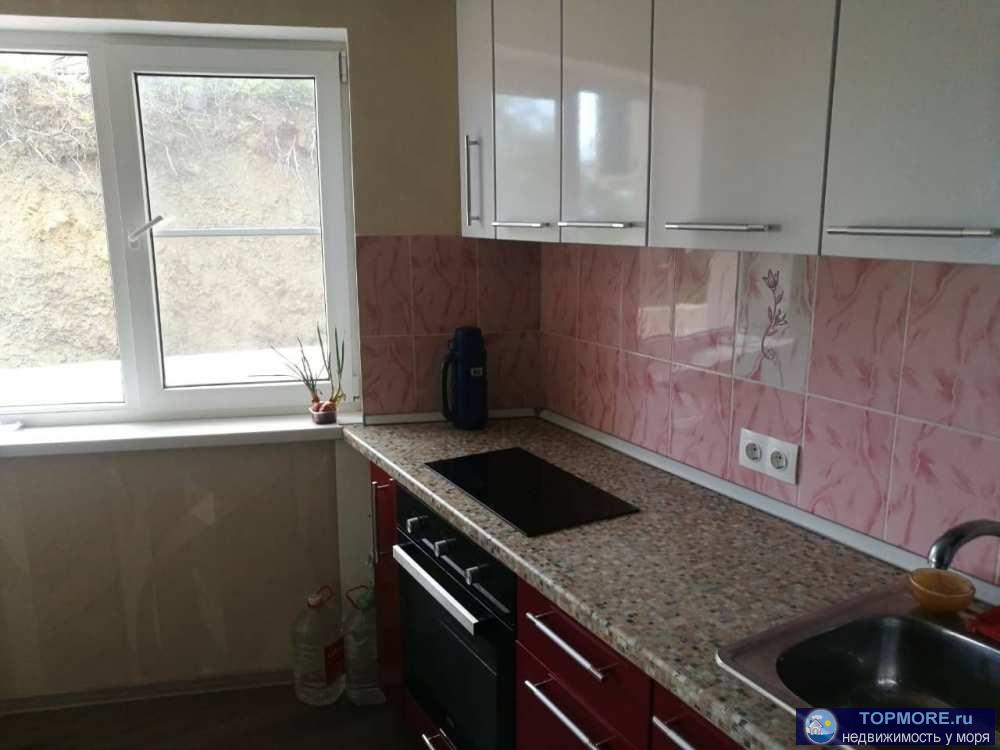 Продаётся однакомнатная квартира с придомовой территорией. - 1